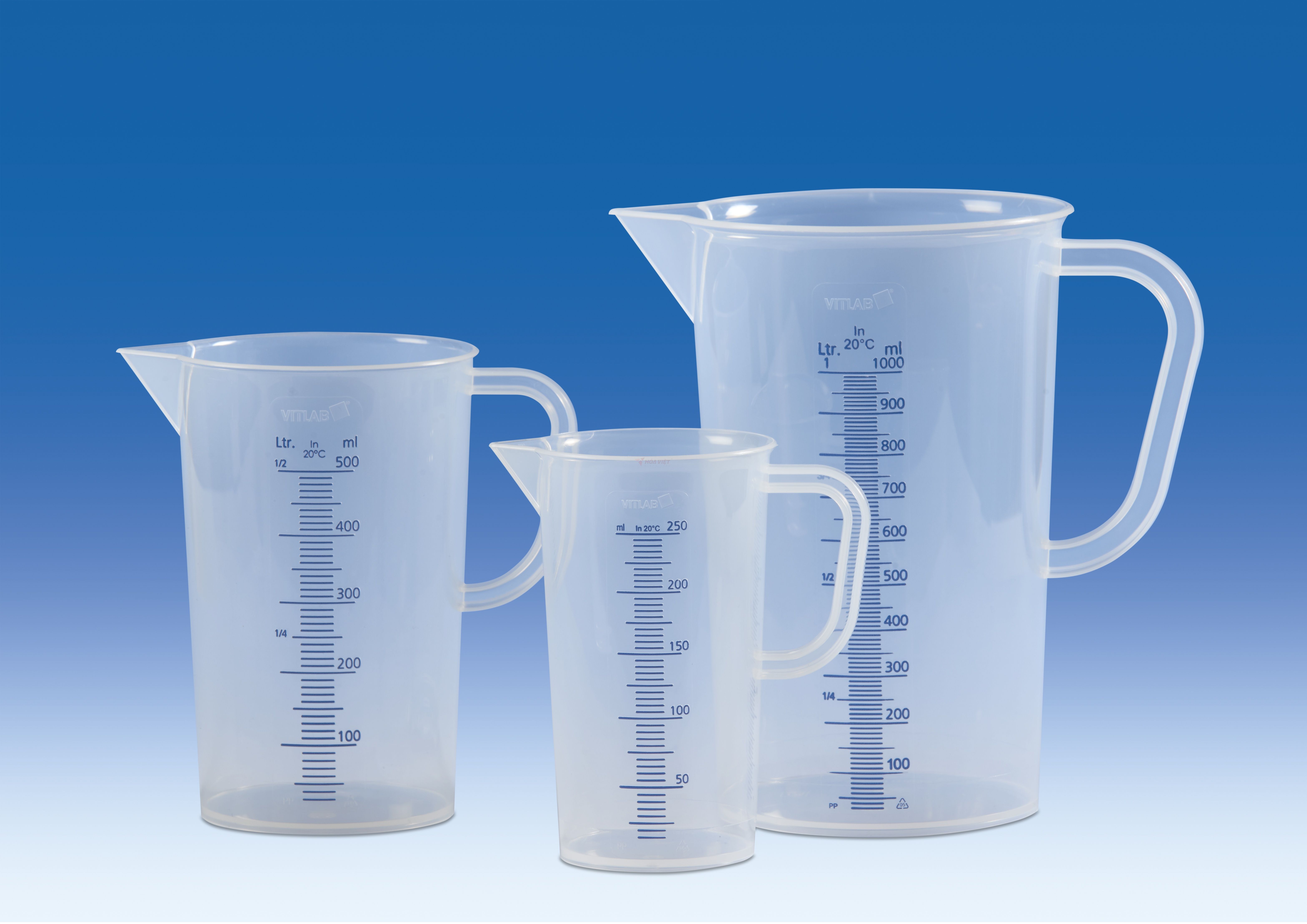 Ca đong nhựa PP Vitlab 1000ml vạch nổi xanh